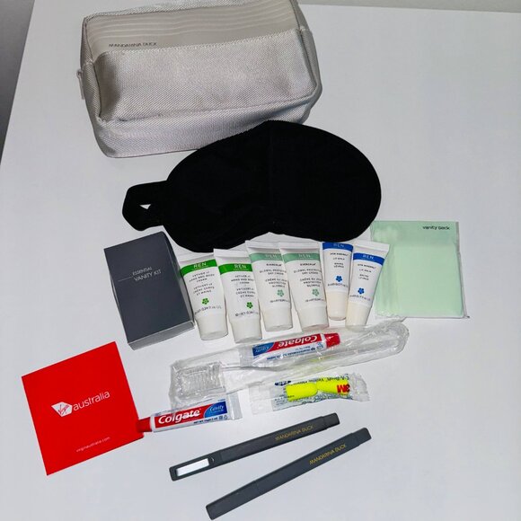 Mandarina Duck Virgin Australia Airlines Business Class Amenity Kit with Pouch - Picture 6 of 6